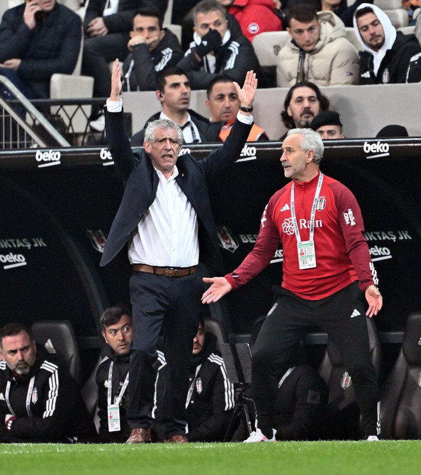 Beşiktaş Teknik Direktörü Fernando Santos, derbi mağlubiyetinin ardından hakeme tepki gösterdi - Resim : 4