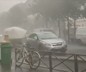 Paris’te 25 derece sıcaklıkta dolu yağdı