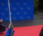 Tiran'daki zirveye damga vuran görüntü! Edi Rama Meloni'yi kırmızı halıda diz çökerek karşıladı