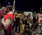 İzmir Büyükşehir Belediye Başkanı Cemil Tugay çöp topladı: Greve giden işçiler eylemlerine son verdi