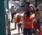 Temizlik personellerinden çocuklara yürek ısıtan sürpriz
