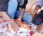 Diyarbakır'da çocuklara hayvan dışkısı yedirdiği iddia edilen abi gözaltında