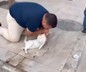 Kediyi, suni teneffüs ve kalp mesajıyla kurtarmaya çalıştı