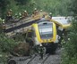 Almanya'da yolcu treni raydan çıktı