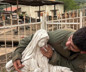 İsrailli askerler bu kez de Meryem Ana heykelini tahrip etti