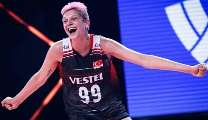 BBWs dan Deepthroat blowjobs Pitssa olib kelib uni sikdi.