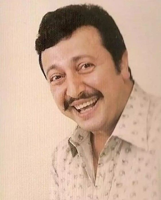 Metin Akpınar'ın 35 yıl sonra tek gecelik ilişkisinden ikiz kızları ve torunları ortaya çıktı! Bir bomba iddia geldi! Meğer bir de oğlu...