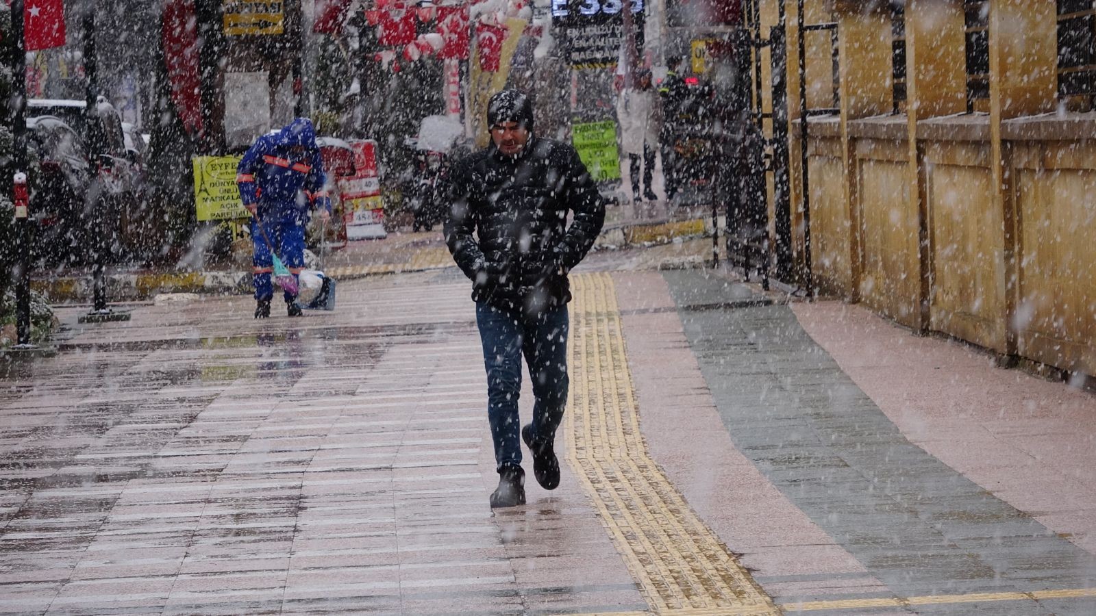 Çocuklar mutlu! Yozgat’ta kar yağışı etkili oldu